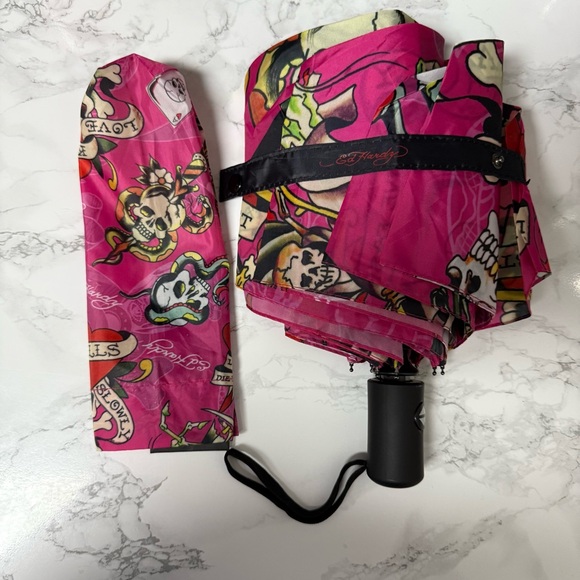 Ed Hardy Pink Skull Umbrella - Picture 5 of 11